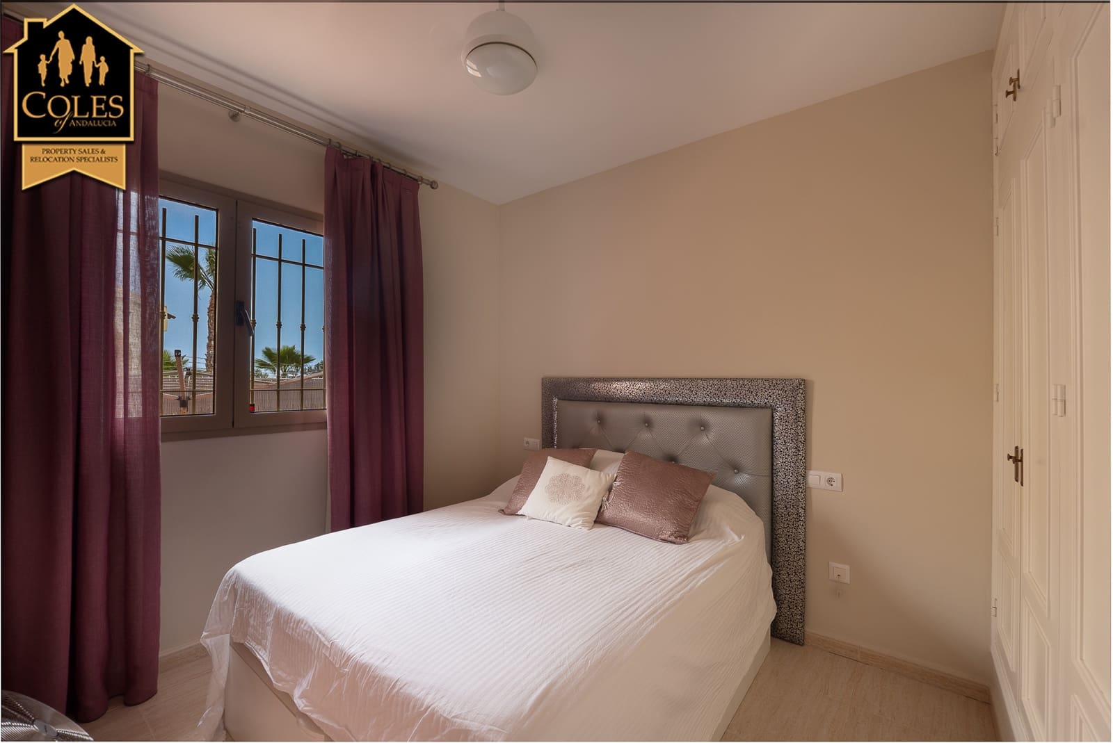 Chalet de 4 habitaciones en Los Gallardos en venta con piscina garaje - 399.995 € (Ref: 9914746)