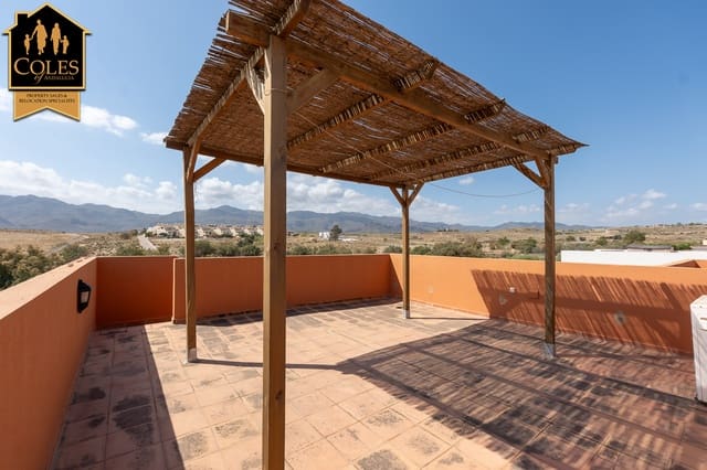 Chalet de 4 habitaciones en Los Gallardos en venta con piscina garaje - 399.995 € (Ref: 9914746)