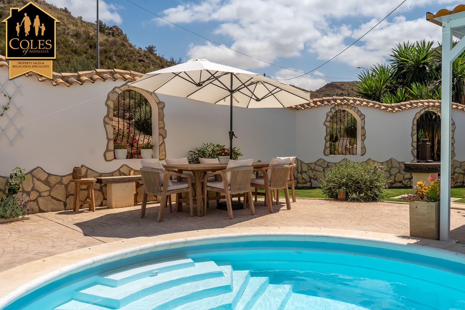 5 bedroom Villa for sale in Cantoria with garage - € 420,000 (Ref: 9914768)