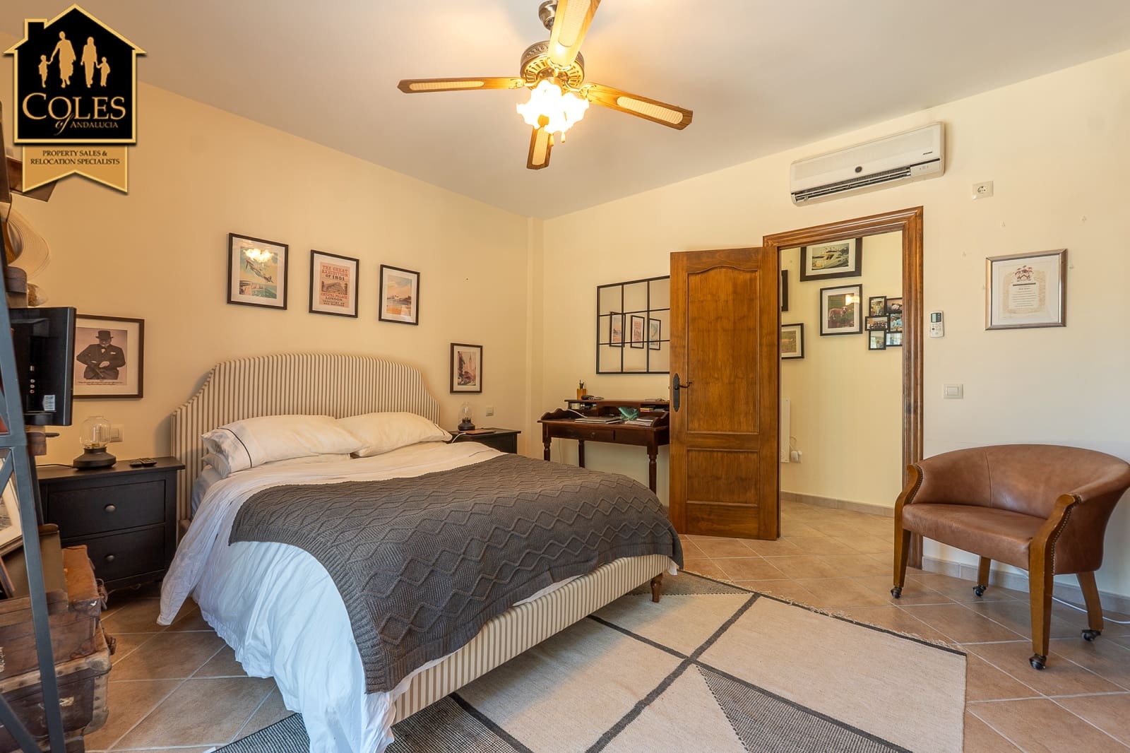5 bedroom Villa for sale in Cantoria with garage - € 420,000 (Ref: 9914768)