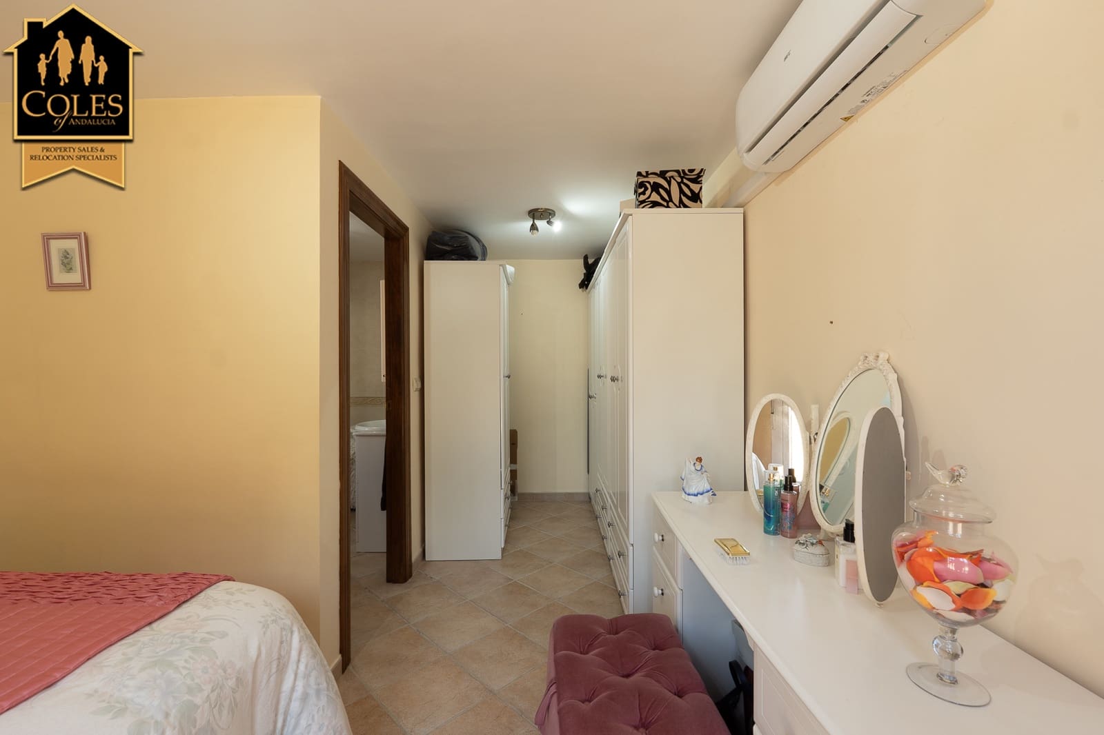 5 bedroom Villa for sale in Cantoria with garage - € 420,000 (Ref: 9914768)