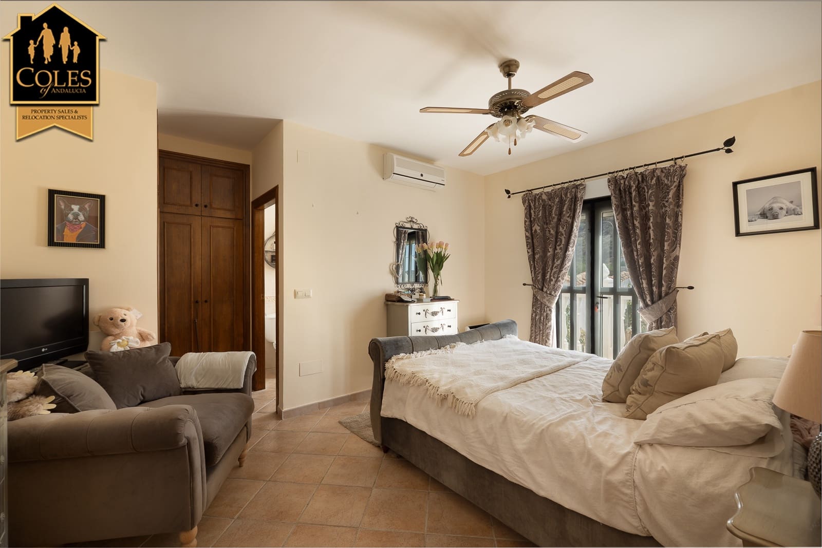 5 bedroom Villa for sale in Cantoria with garage - € 420,000 (Ref: 9914768)