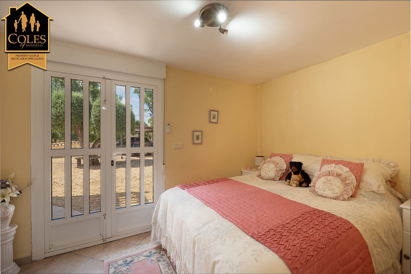 5 bedroom Villa for sale in Cantoria with garage - € 420,000 (Ref: 9914768)