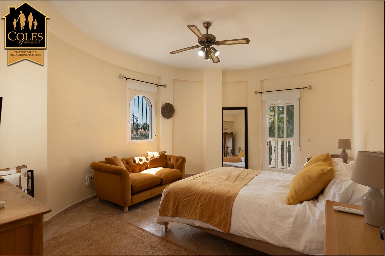 5 bedroom Villa for sale in Cantoria with garage - € 420,000 (Ref: 9914768)