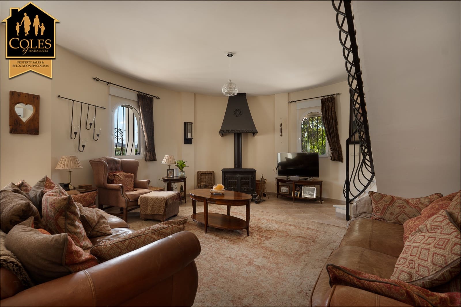 5 bedroom Villa for sale in Cantoria with garage - € 420,000 (Ref: 9914768)