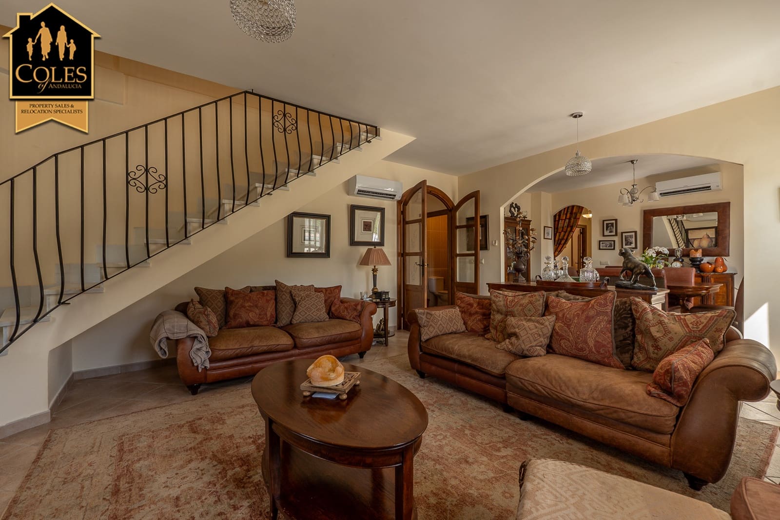 5 bedroom Villa for sale in Cantoria with garage - € 420,000 (Ref: 9914768)