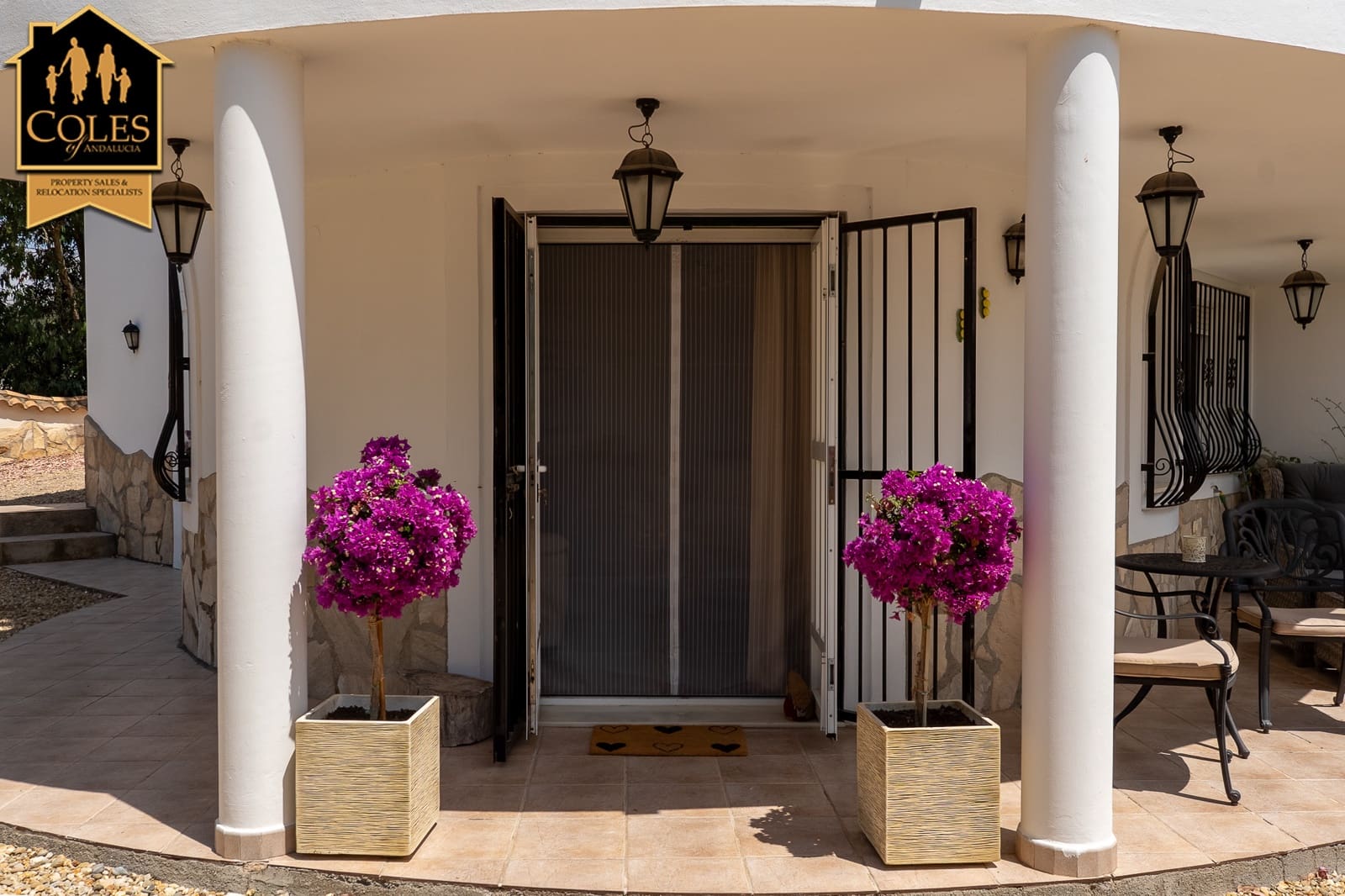 5 bedroom Villa for sale in Cantoria with garage - € 420,000 (Ref: 9914768)