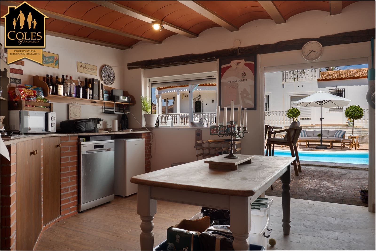 5 bedroom Villa for sale in Cantoria with garage - € 420,000 (Ref: 9914768)