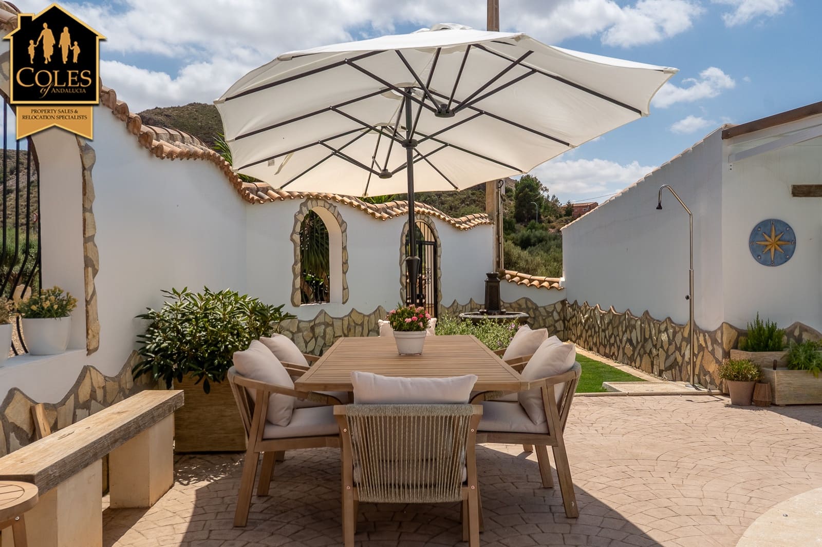5 bedroom Villa for sale in Cantoria with garage - € 420,000 (Ref: 9914768)