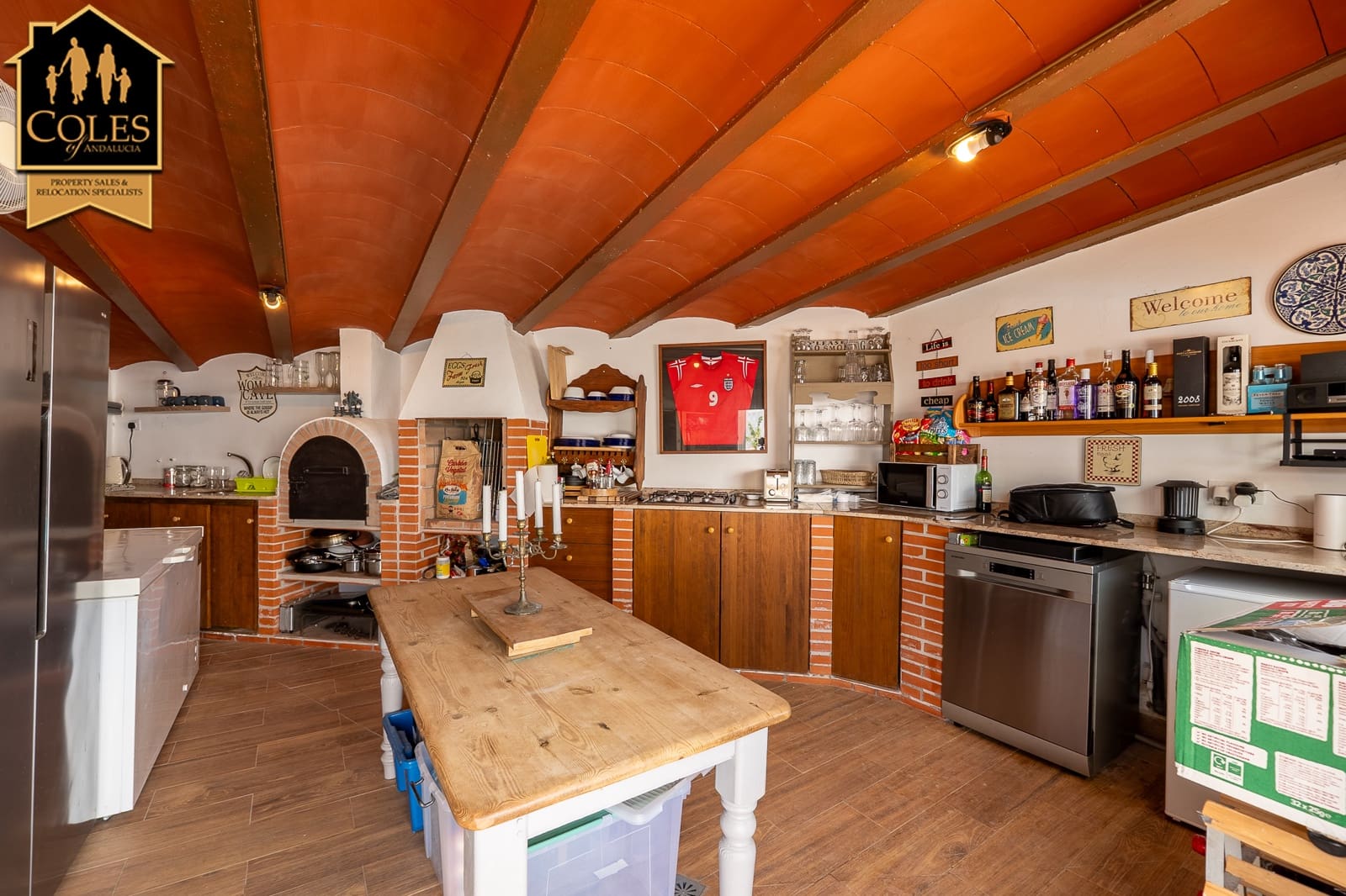 5 bedroom Villa for sale in Cantoria with garage - € 420,000 (Ref: 9914768)