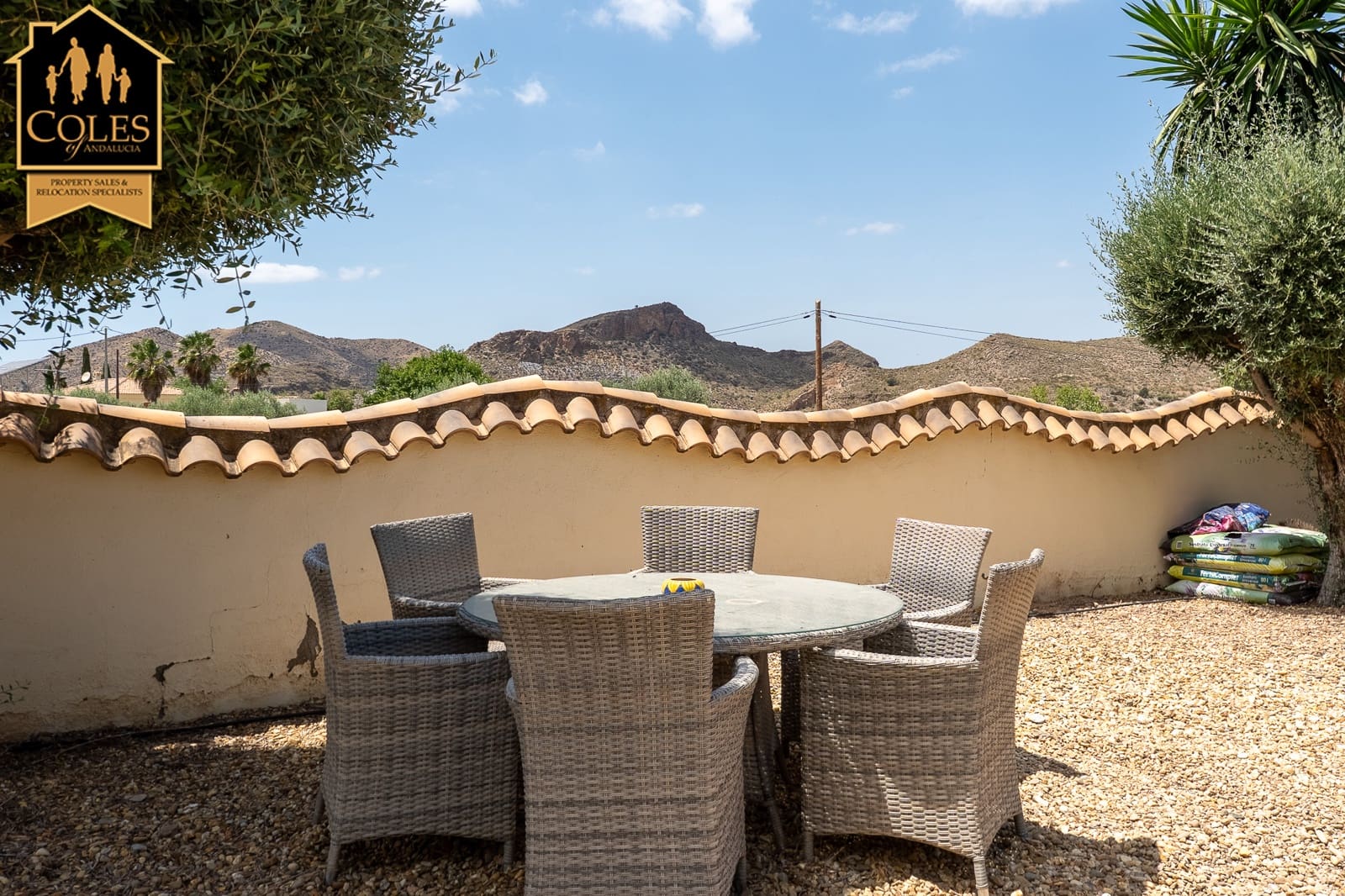 5 bedroom Villa for sale in Cantoria with garage - € 420,000 (Ref: 9914768)
