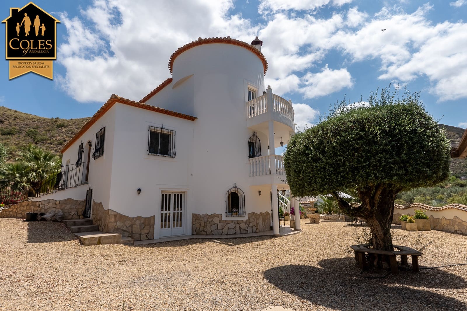 5 bedroom Villa for sale in Cantoria with garage - € 420,000 (Ref: 9914768)