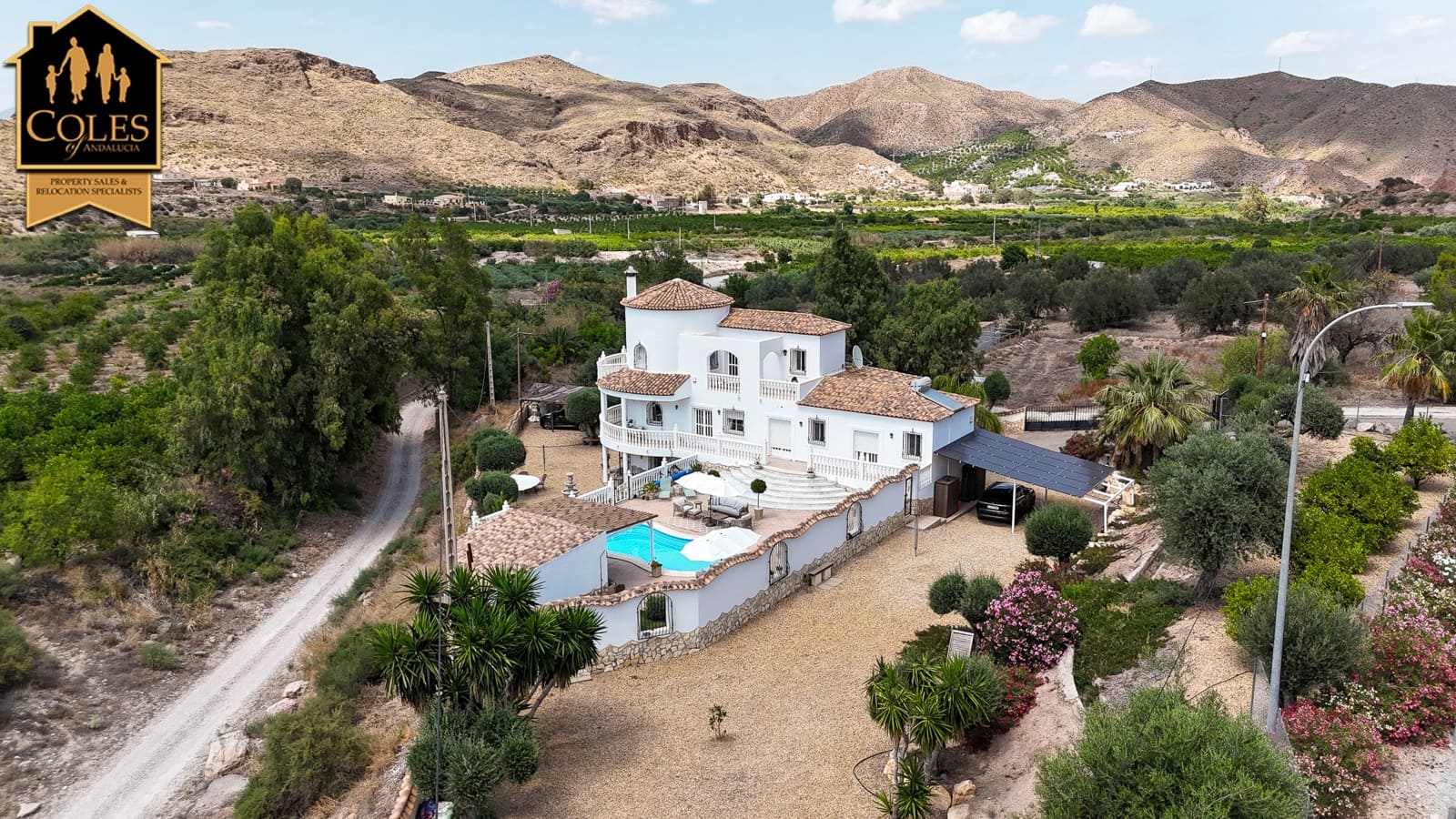 5 bedroom Villa for sale in Cantoria with garage - € 420,000 (Ref: 9914768)