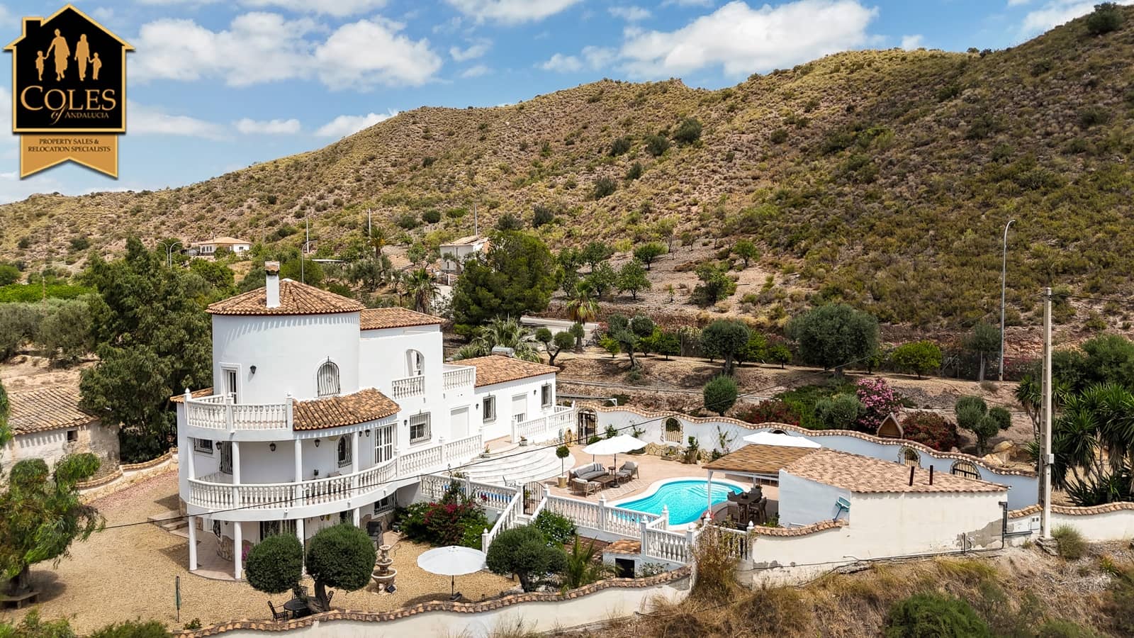 5 bedroom Villa for sale in Cantoria with garage - € 420,000 (Ref: 9914768)