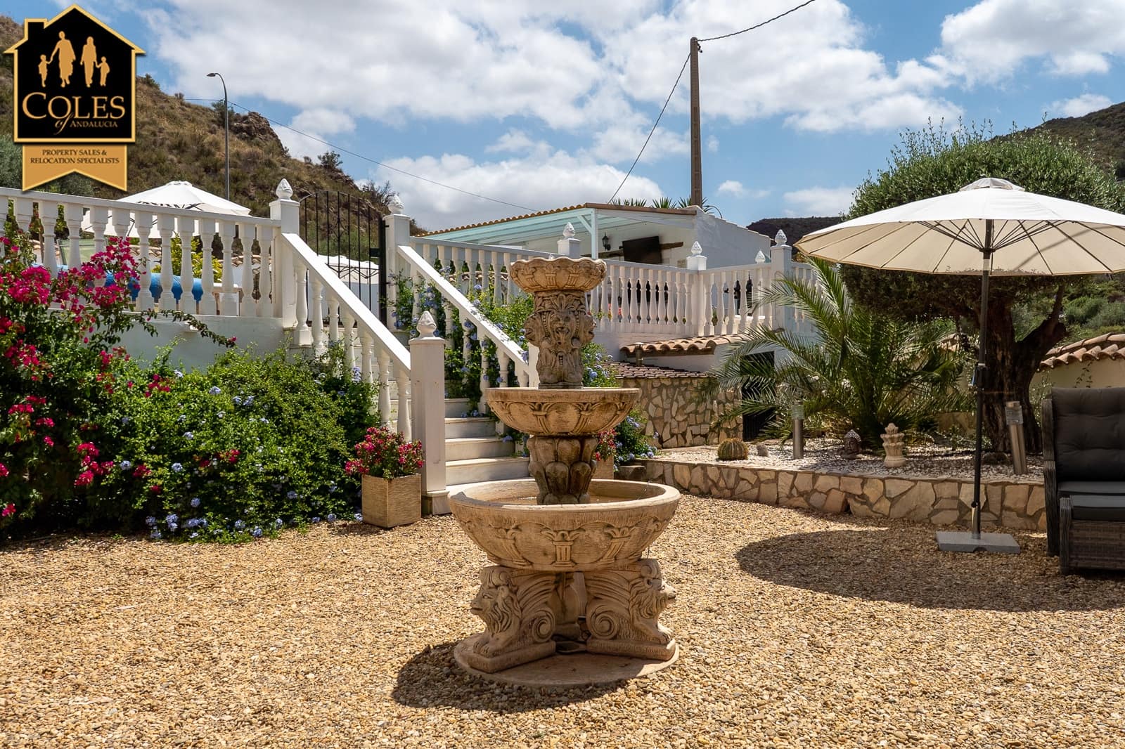 5 bedroom Villa for sale in Cantoria with garage - € 420,000 (Ref: 9914768)