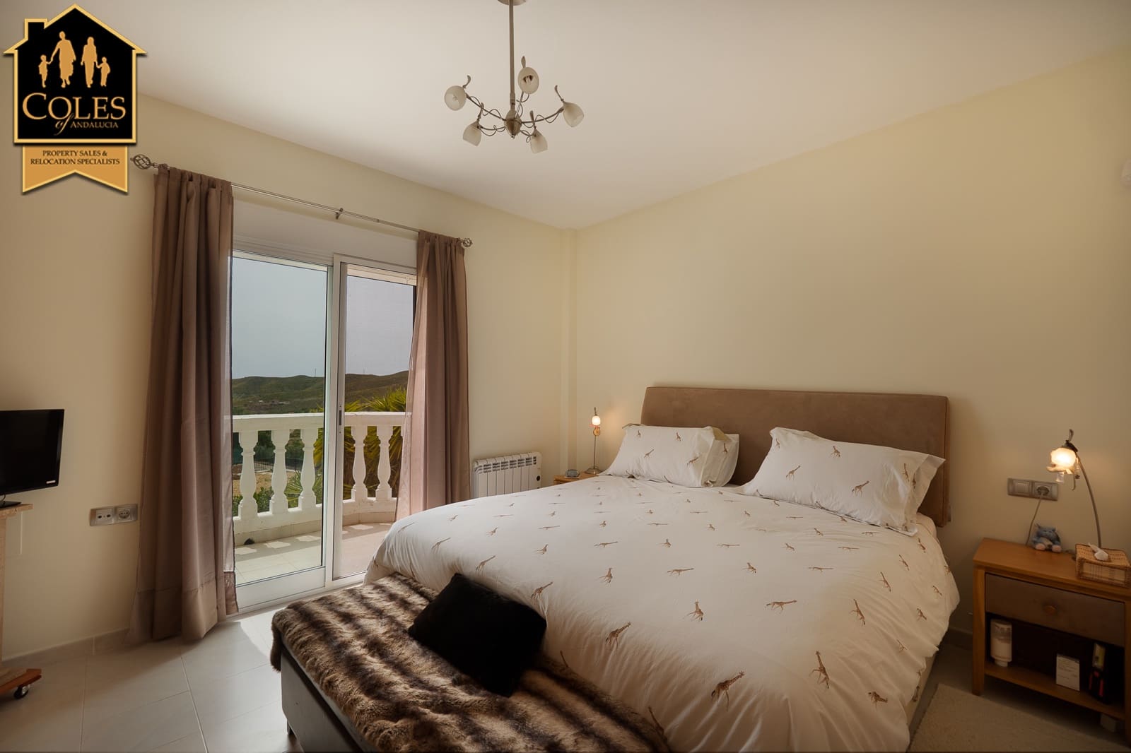 5 bedroom Villa for sale in Huercal-Overa with pool garage - € 367,500 (Ref: 9922888)