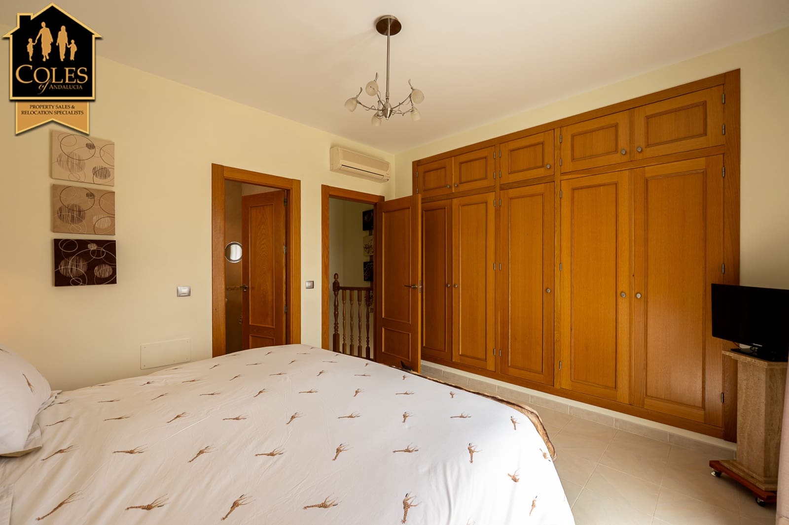 5 bedroom Villa for sale in Huercal-Overa with pool garage - € 367,500 (Ref: 9922888)