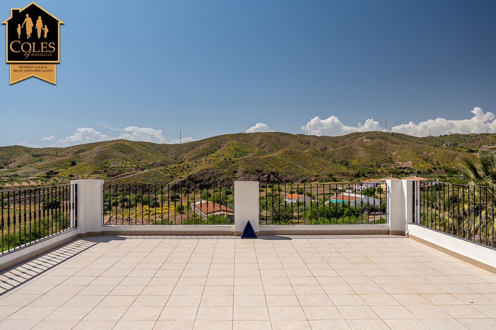 5 bedroom Villa for sale in Huercal-Overa with pool garage - € 367,500 (Ref: 9922888)