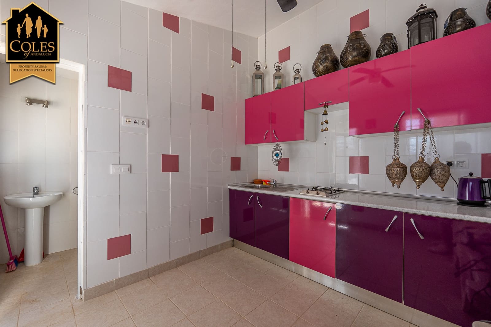 5 bedroom Villa for sale in Huercal-Overa with pool garage - € 367,500 (Ref: 9922888)