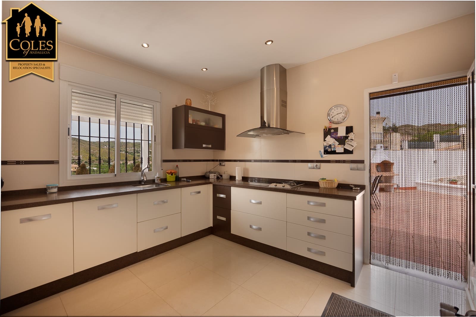 5 bedroom Villa for sale in Huercal-Overa with pool garage - € 367,500 (Ref: 9922888)