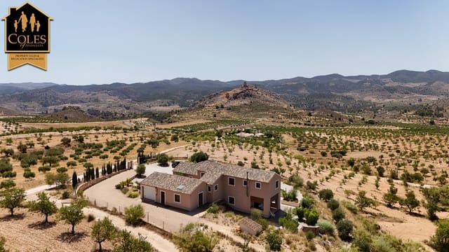 4 soverom Villa til salgs i Lorca med svømmebasseng garasje - € 385 000 (Ref: 9946266)