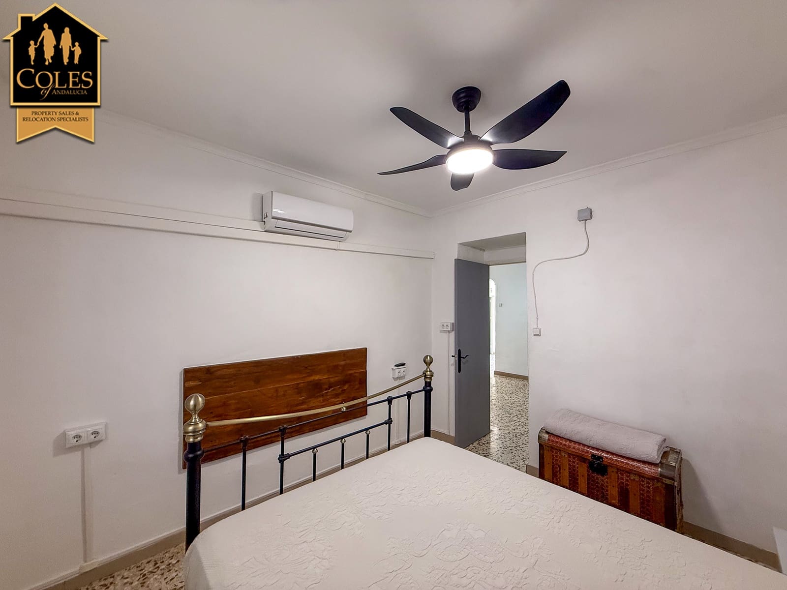 5 soverom Hus til salgs i Cariatiz med garasje - € 114 950 (Ref: 9968633)