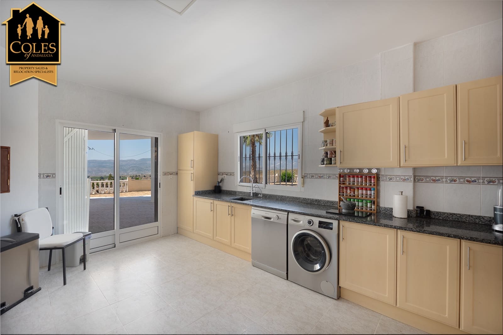 5 soveværelse Villa til salg i Partaloa med swimmingpool garage - € 329.995 (Ref: 9973752)