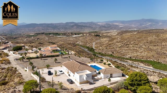 5 soveværelse Villa til salg i Partaloa med swimmingpool garage - € 329.995 (Ref: 9973752)