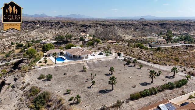 5 soveværelse Villa til salg i Partaloa med swimmingpool garage - € 329.995 (Ref: 9973752)