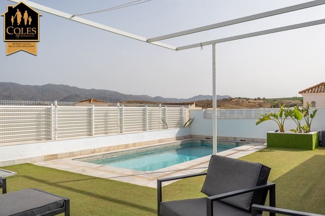 4 soveværelse Villa til salg i Los Gallardos med swimmingpool - € 459.000 (Ref: 9977847)