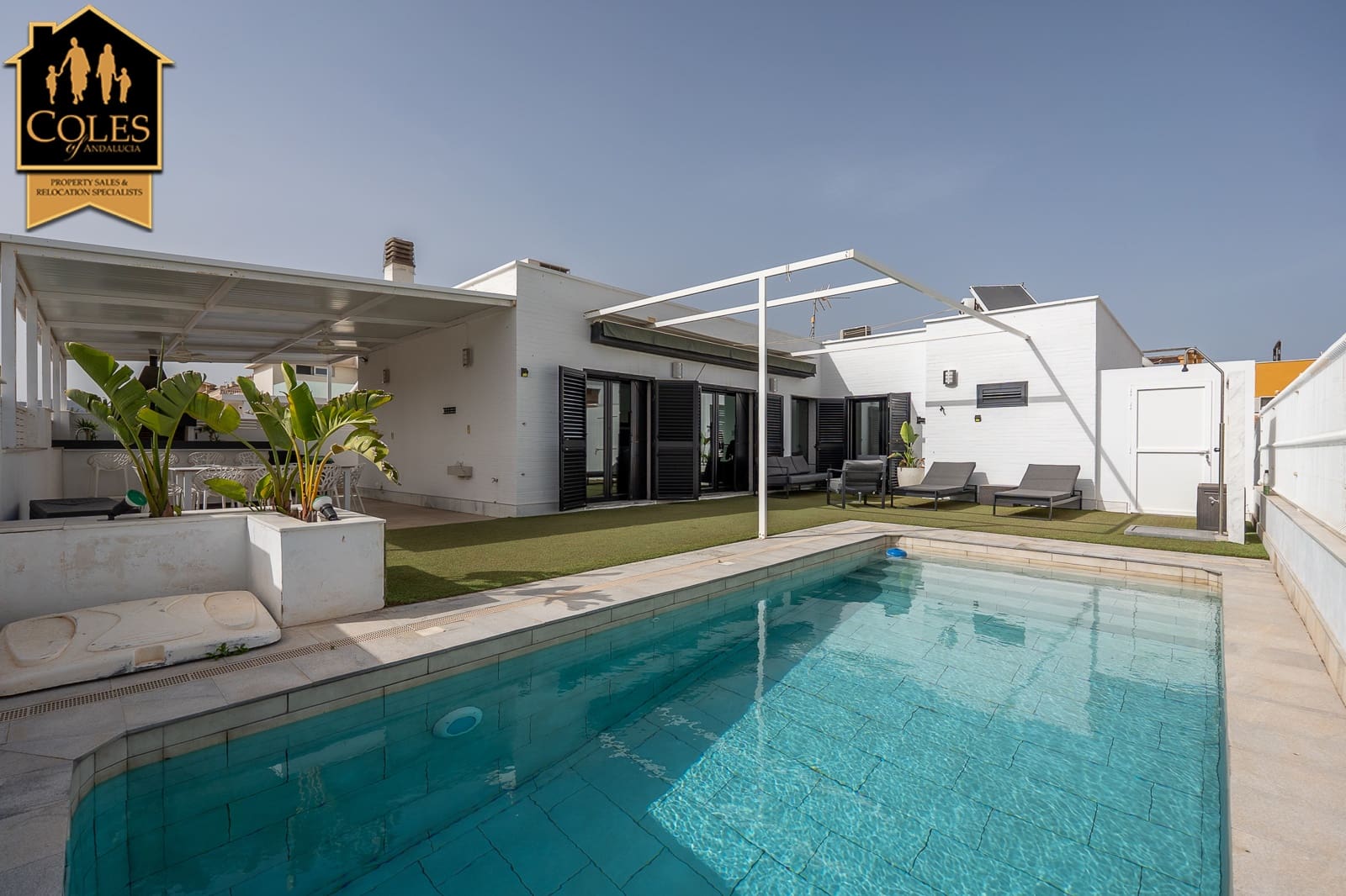 4 soveværelse Villa til salg i Los Gallardos med swimmingpool - € 459.000 (Ref: 9977847)