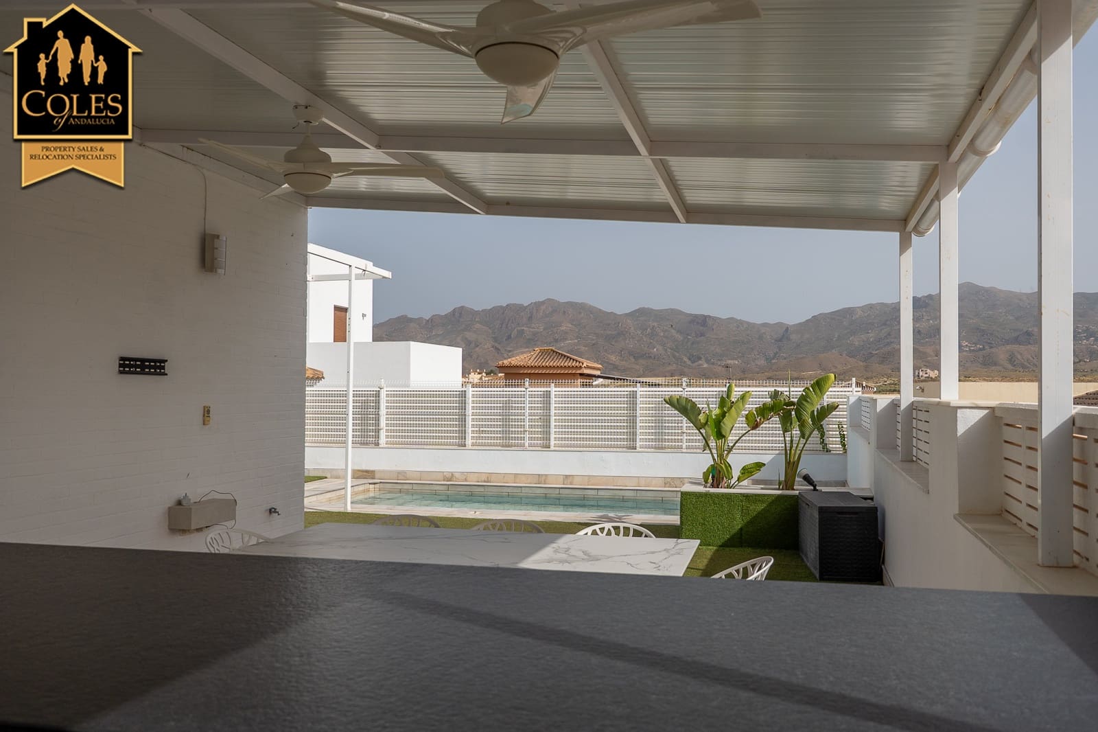 4 soveværelse Villa til salg i Los Gallardos med swimmingpool - € 459.000 (Ref: 9977847)