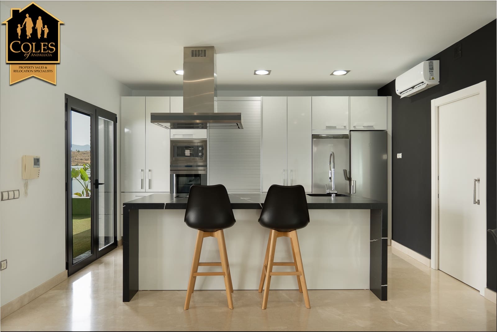 4 soveværelse Villa til salg i Los Gallardos med swimmingpool - € 459.000 (Ref: 9977847)