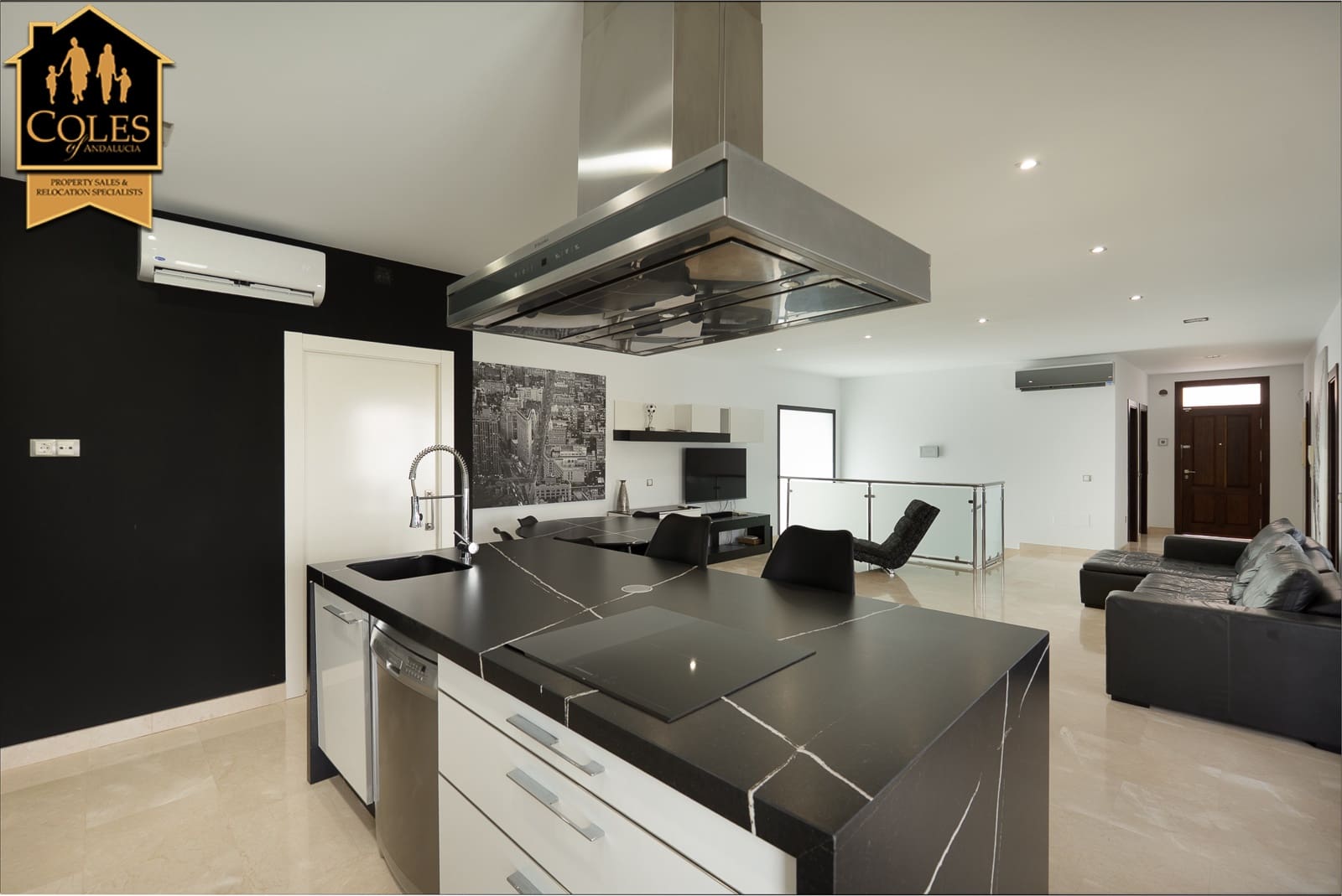 4 soveværelse Villa til salg i Los Gallardos med swimmingpool - € 459.000 (Ref: 9977847)