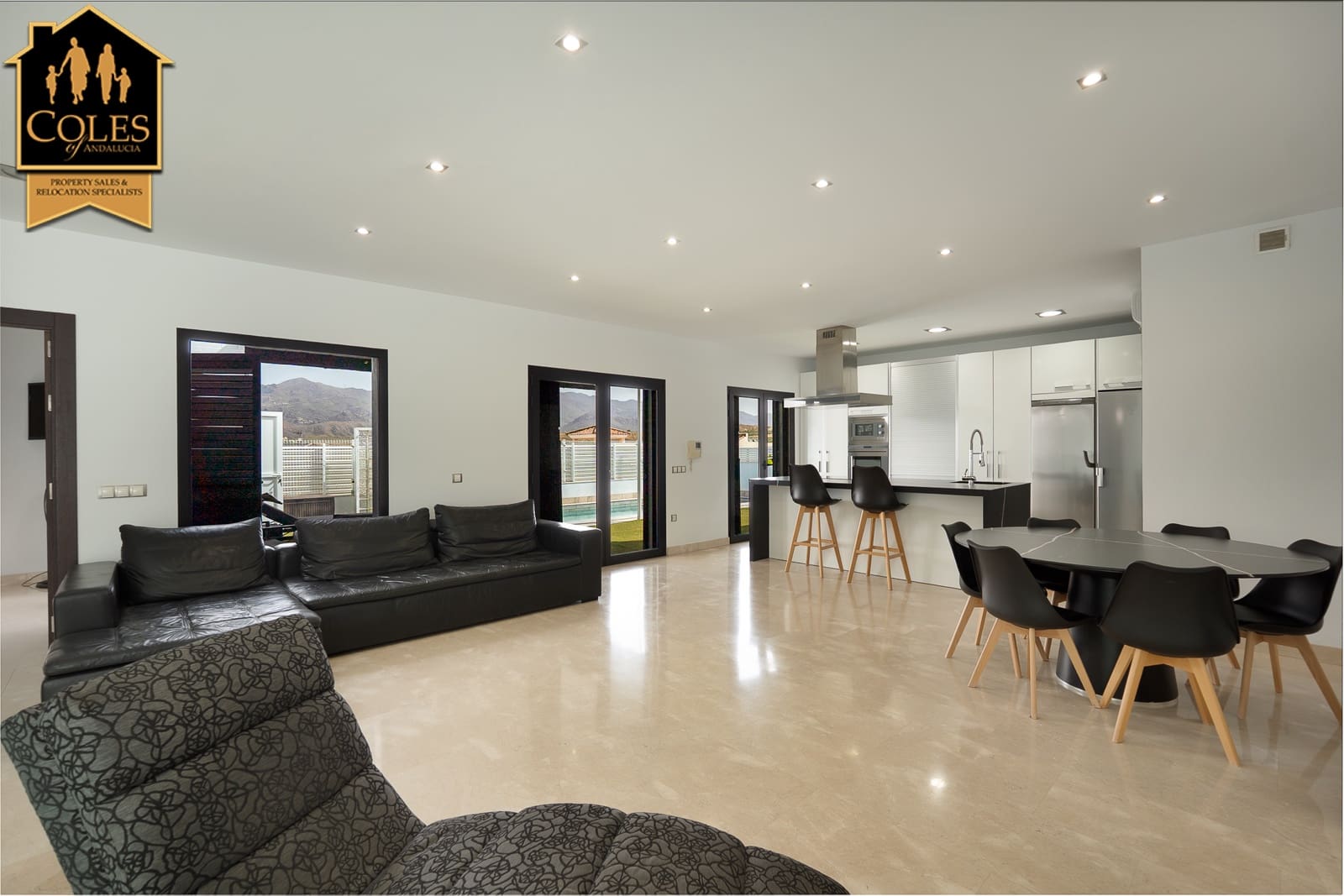 4 soveværelse Villa til salg i Los Gallardos med swimmingpool - € 459.000 (Ref: 9977847)