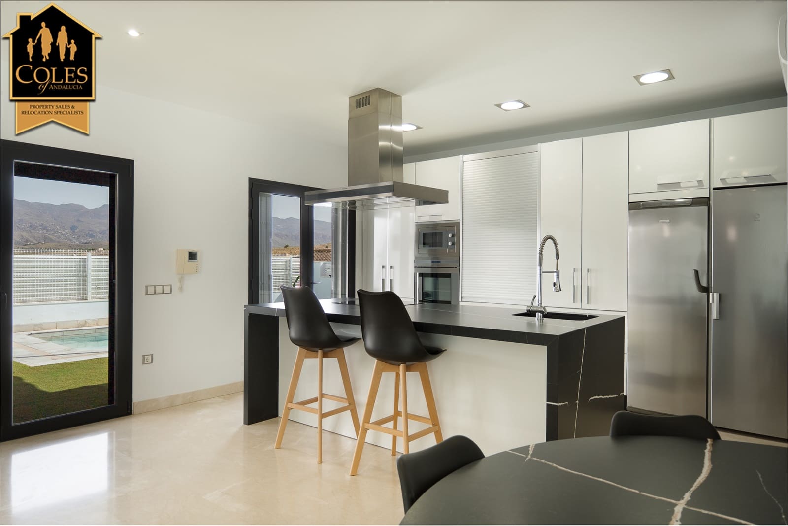 4 soveværelse Villa til salg i Los Gallardos med swimmingpool - € 459.000 (Ref: 9977847)