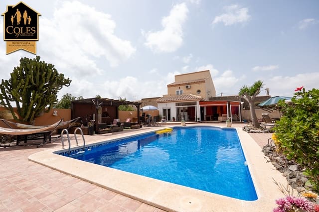 3 bedroom Villa for sale in Cuevas del Almanzora with pool garage - € 299,950 (Ref: 9987233)