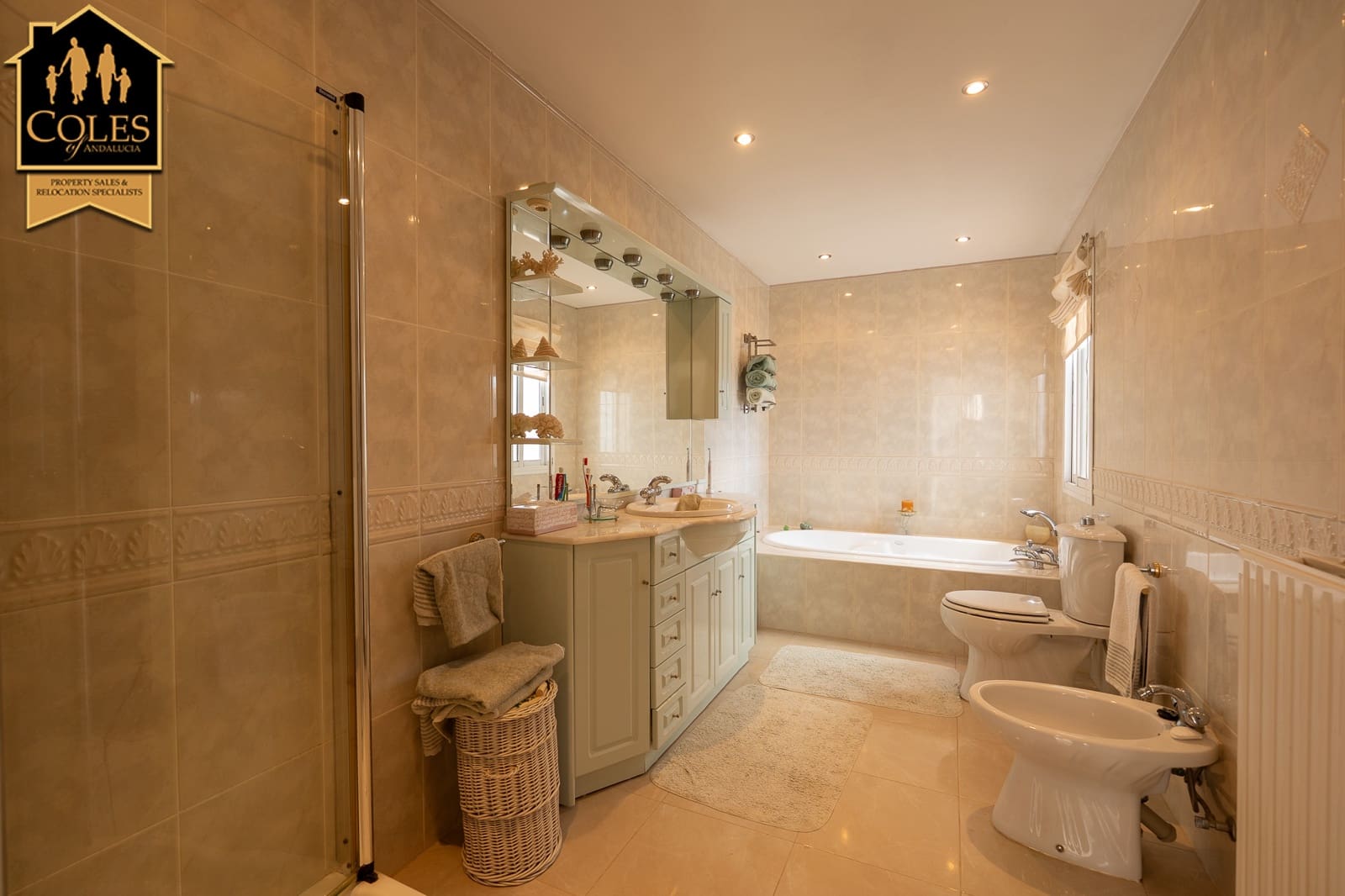 4 slaapkamer Villa te koop in Bedar met zwembad garage - € 399.000 (Ref: 9989421)