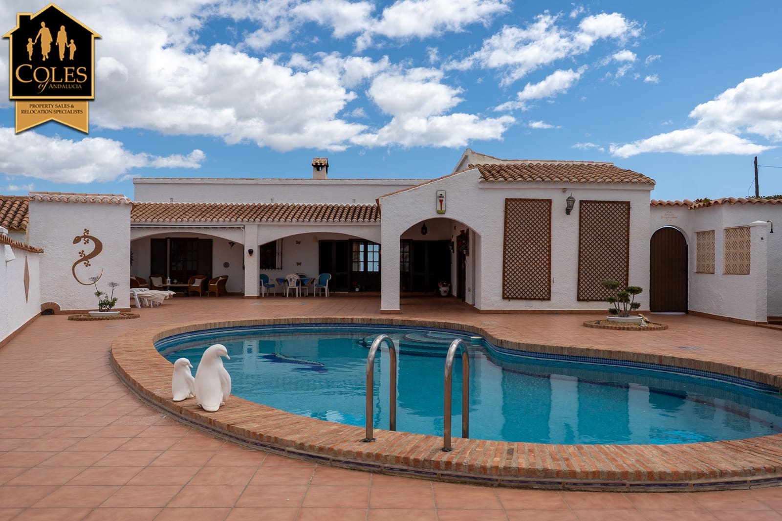 4 slaapkamer Villa te koop in Bedar met zwembad garage - € 399.000 (Ref: 9989421)