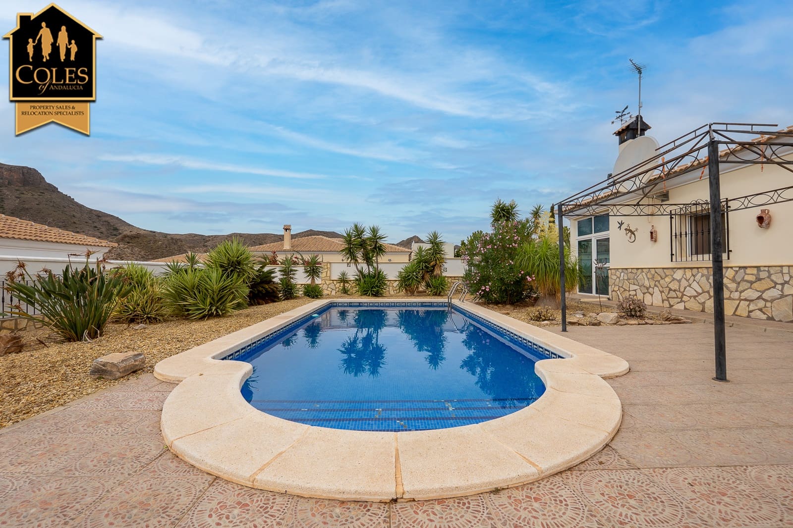 Chalet de 3 habitaciones en Arboleas en venta con piscina garaje - 259.999 € (Ref: 9991811)
