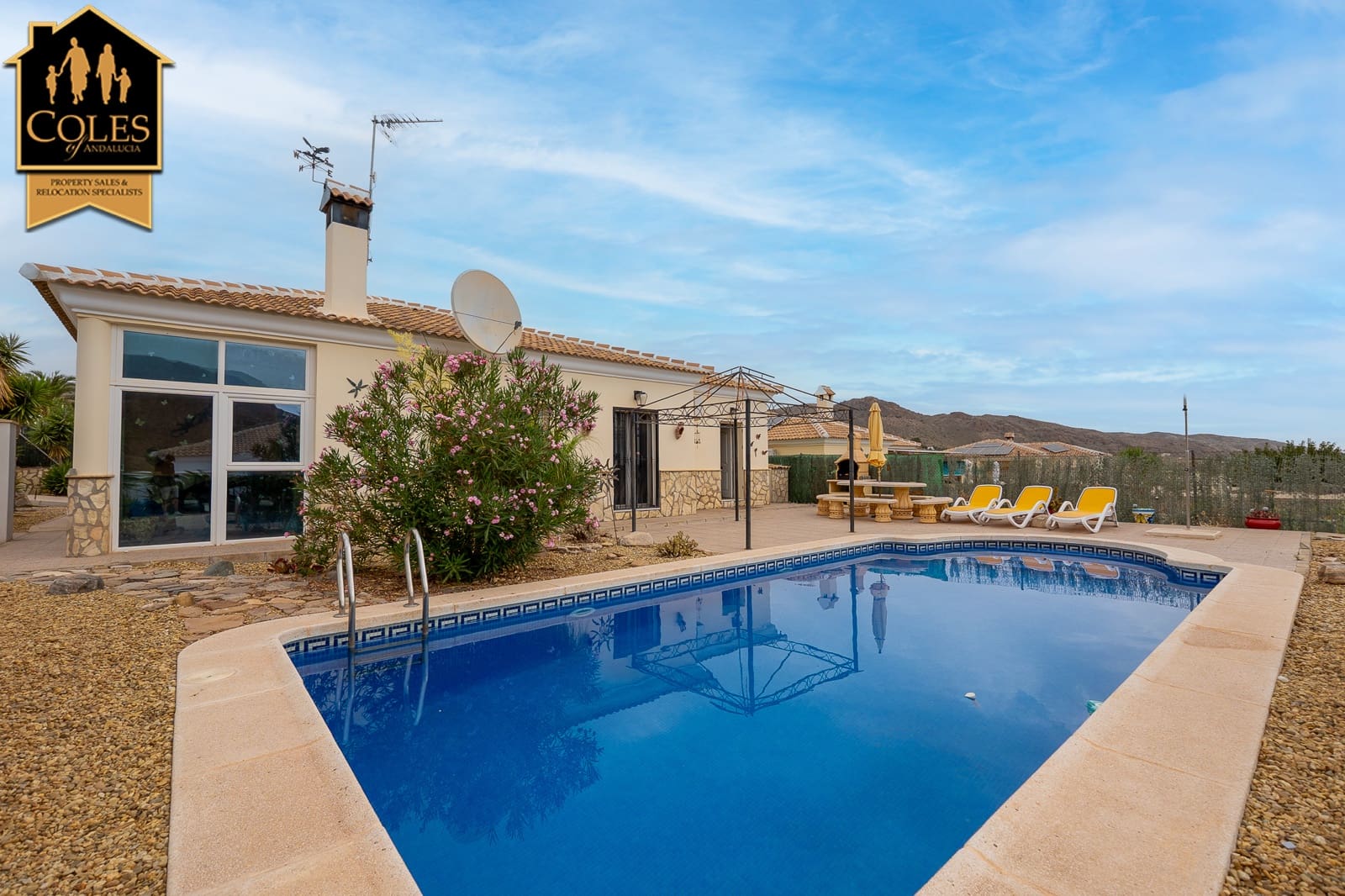 Chalet de 3 habitaciones en Arboleas en venta con piscina garaje - 259.999 € (Ref: 9991811)