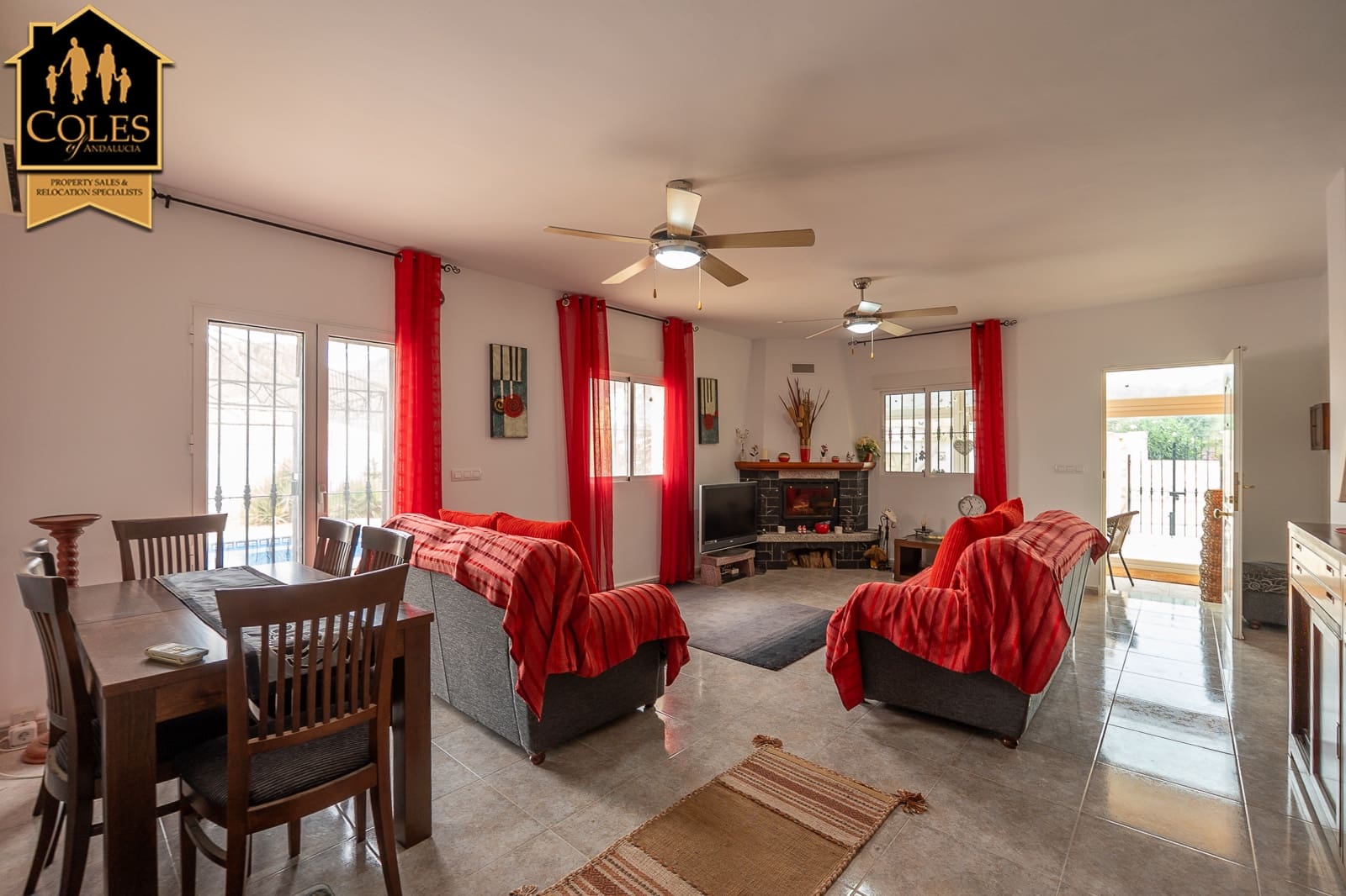 Chalet de 3 habitaciones en Arboleas en venta con piscina garaje - 259.999 € (Ref: 9991811)