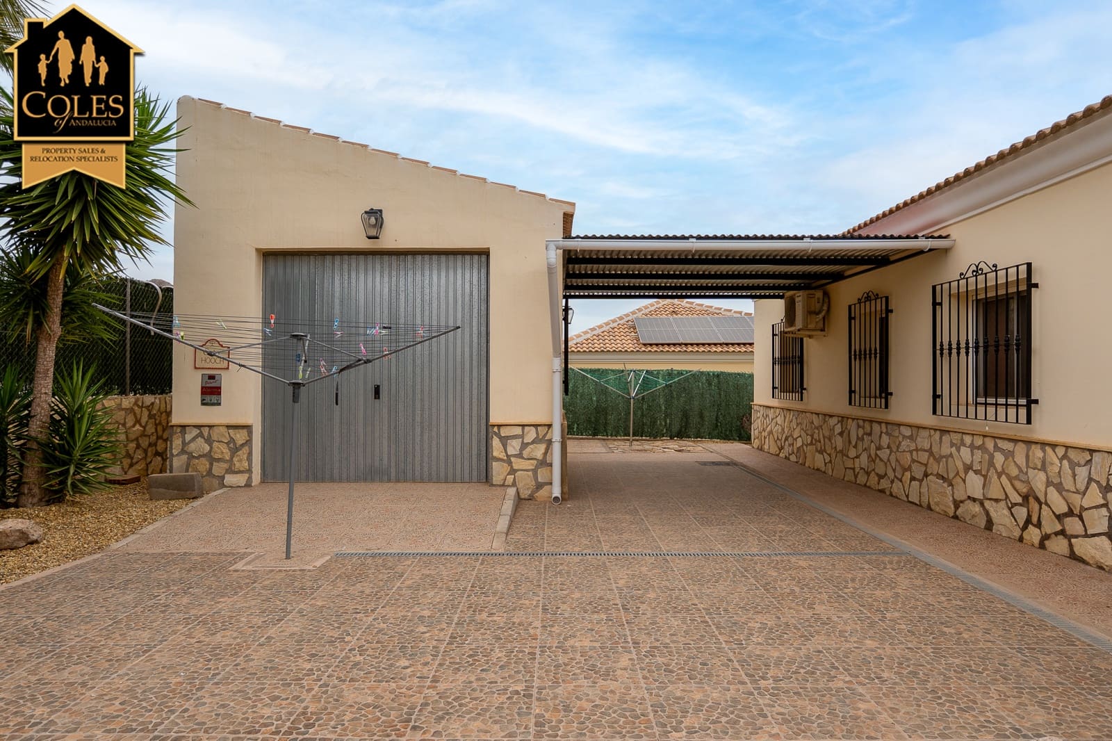 Chalet de 3 habitaciones en Arboleas en venta con piscina garaje - 259.999 € (Ref: 9991811)