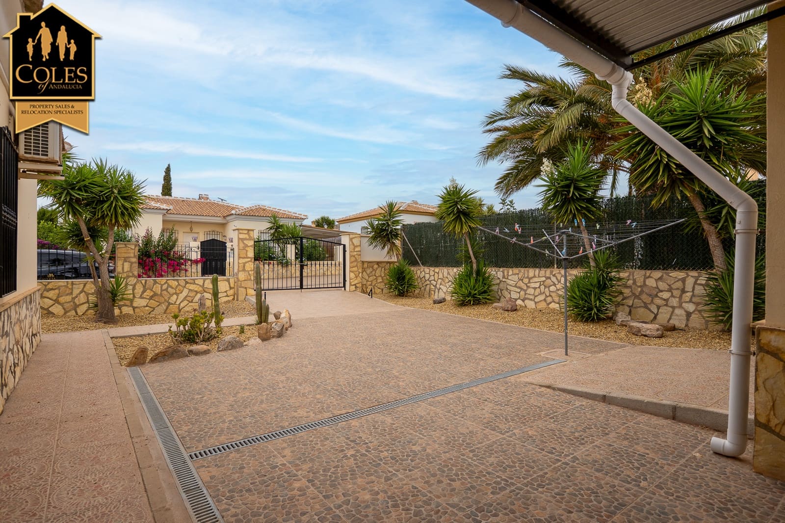 Chalet de 3 habitaciones en Arboleas en venta con piscina garaje - 259.999 € (Ref: 9991811)