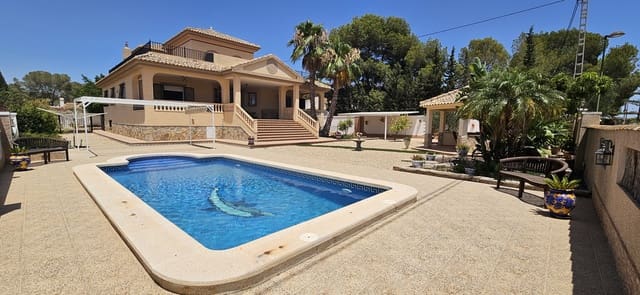 5 quarto Moradia para venda em Pinar de Campoverde, Pilar de la Horadada com piscina garagem - 695 000 € (Ref: 8546402)