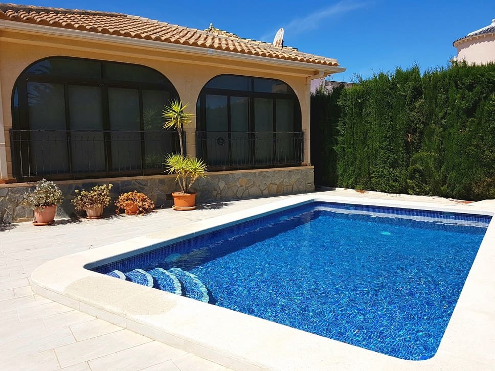 3 makuuhuone Huvila myytävänä paikassa Pinar de Campoverde mukana uima-altaan - 325 000 € (Ref: 8546403)