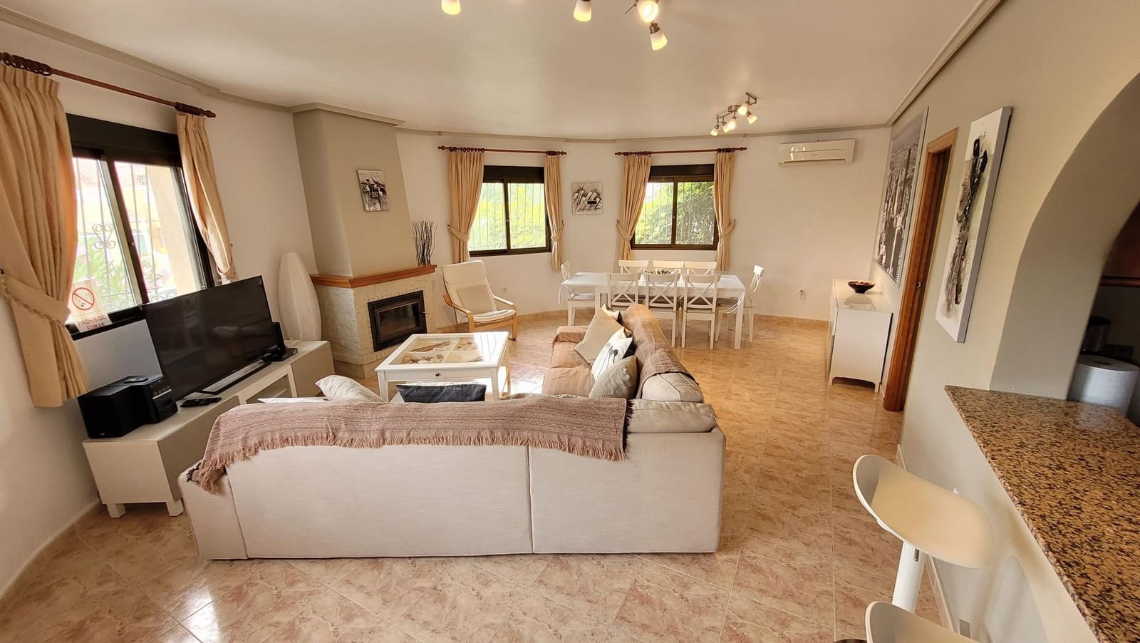 3 makuuhuone Huvila myytävänä paikassa Pinar de Campoverde mukana uima-altaan - 325 000 € (Ref: 8546403)