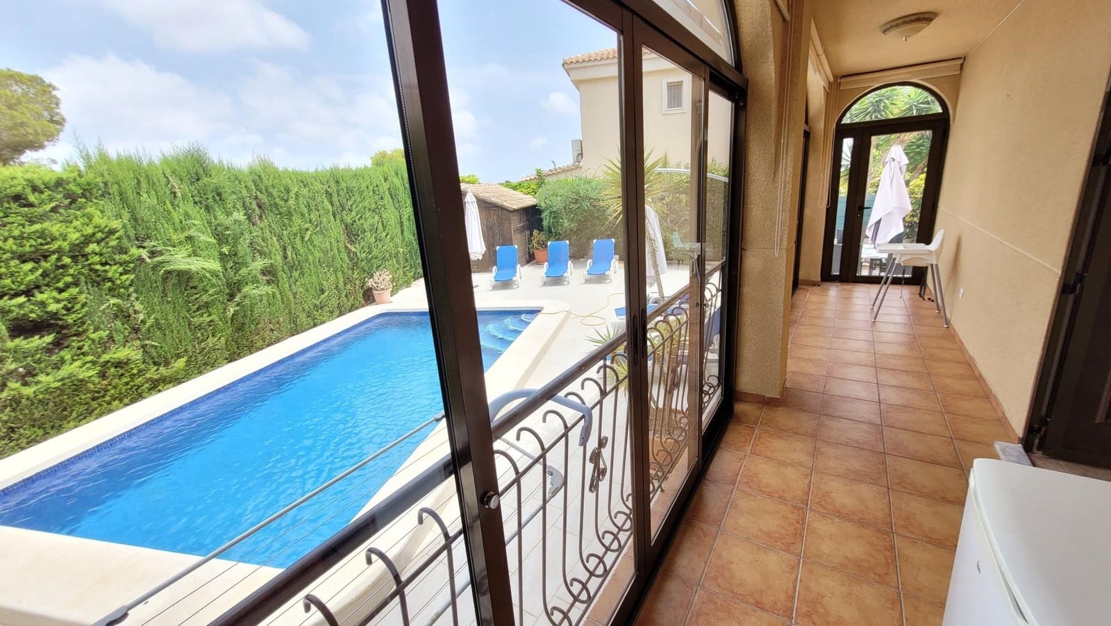 3 makuuhuone Huvila myytävänä paikassa Pinar de Campoverde mukana uima-altaan - 325 000 € (Ref: 8546403)