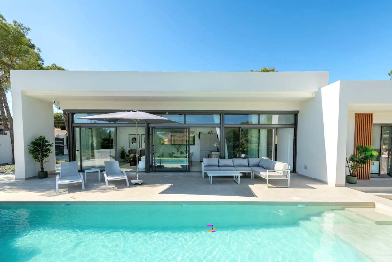 3 Zimmer Villa zu verkaufen in Pinar de Campoverde mit Pool Garage - 750.000 € (Ref: 8853190)