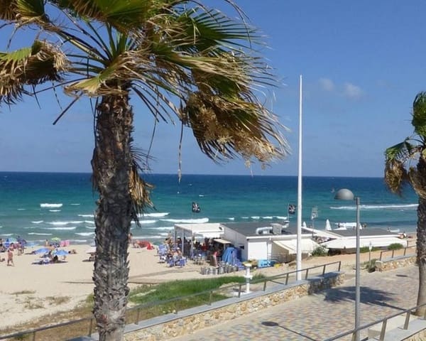 Bungalow de 2 habitaciones en Pilar de la Horadada en venta con piscina garaje - 259.900 € (Ref: 8853202)